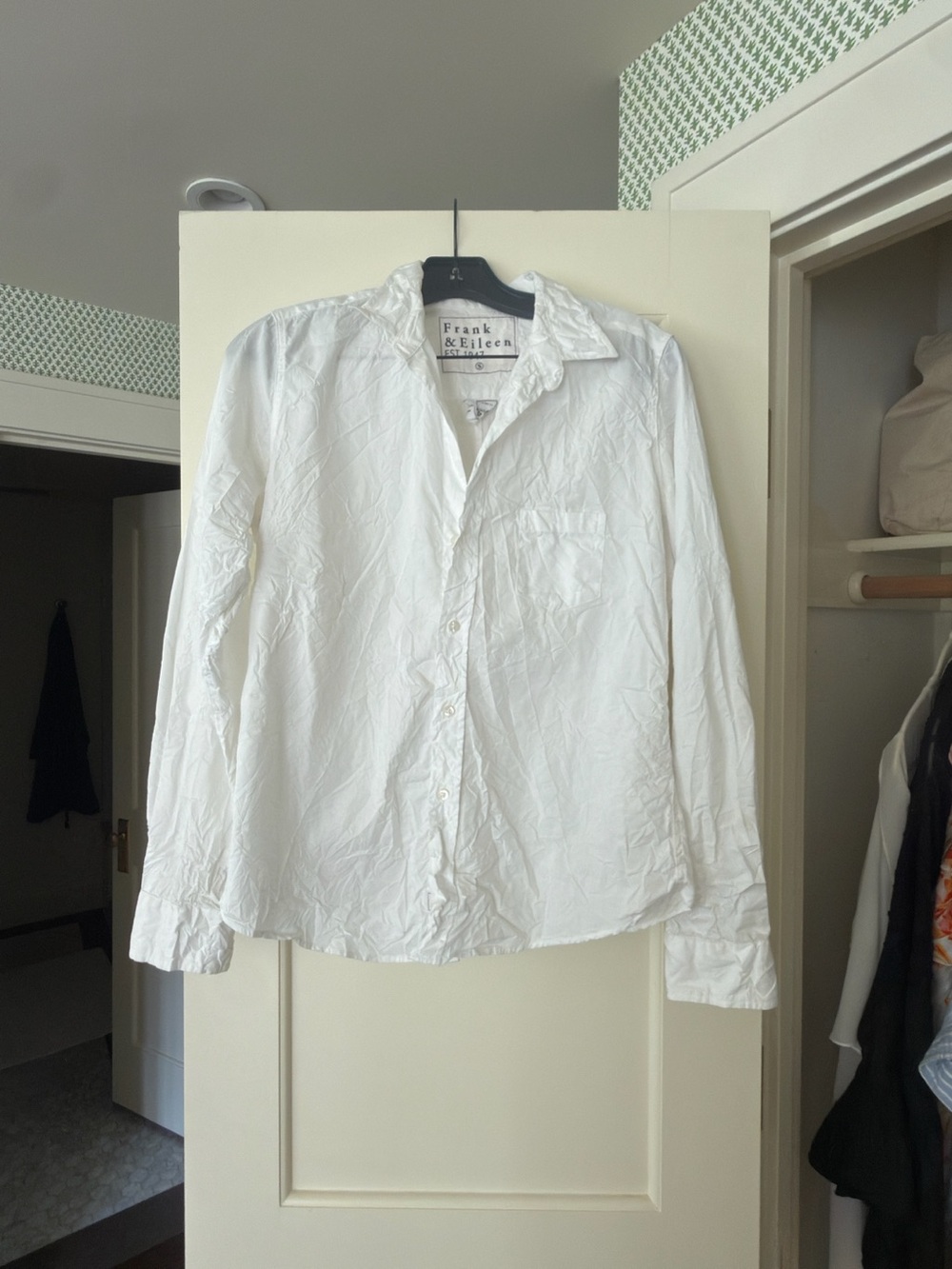 Frank & Eileen Barry Signature Crinkle White Button-Down Shirt
